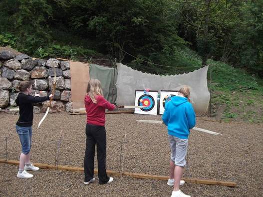 Youth Club tries archery